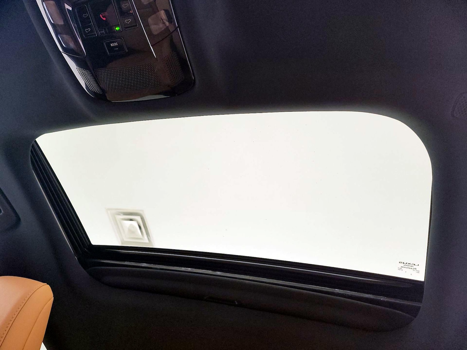 Sunroof(s) & Overhead Airbags