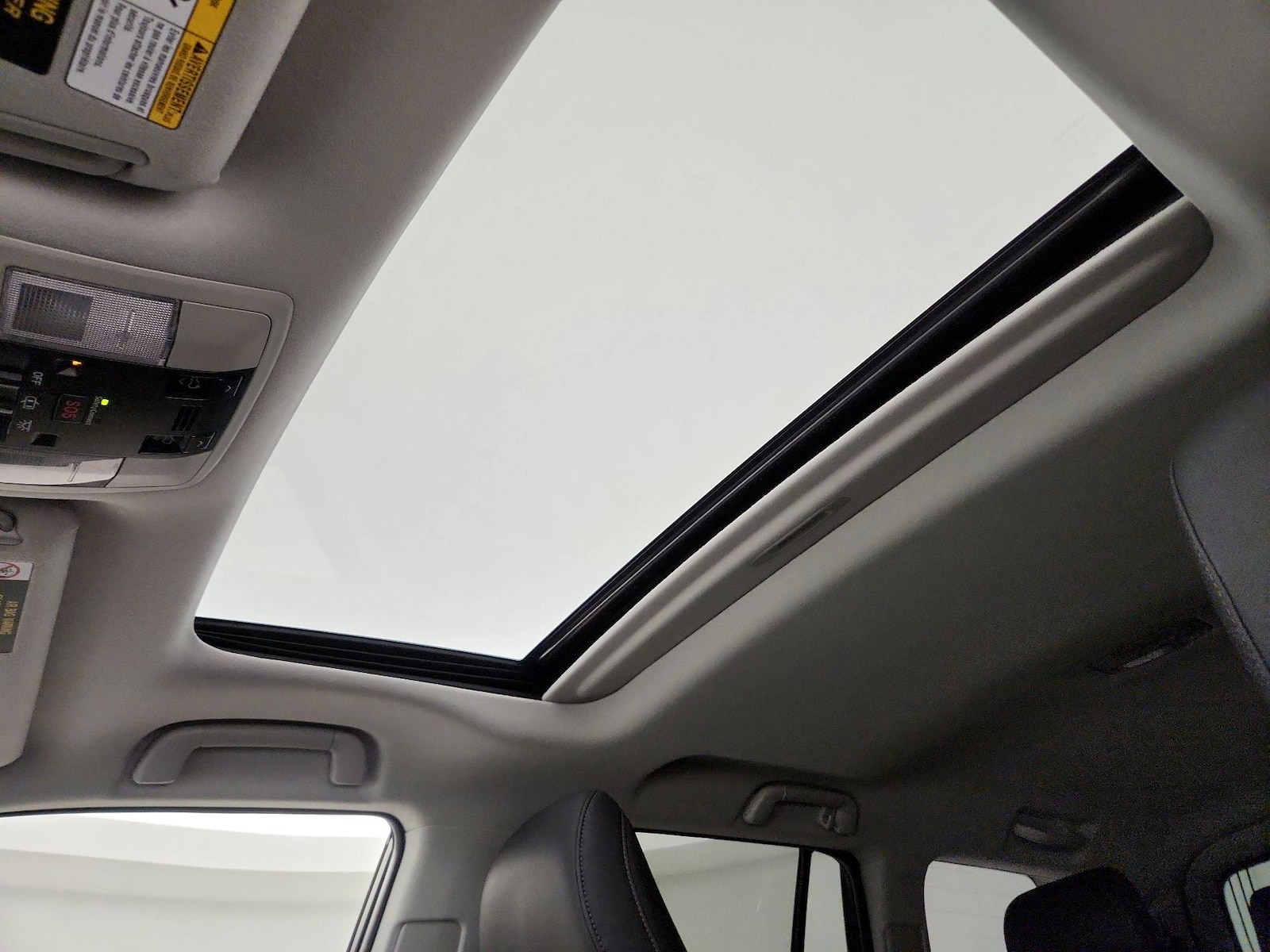 Sunroof(s) & Overhead Airbags