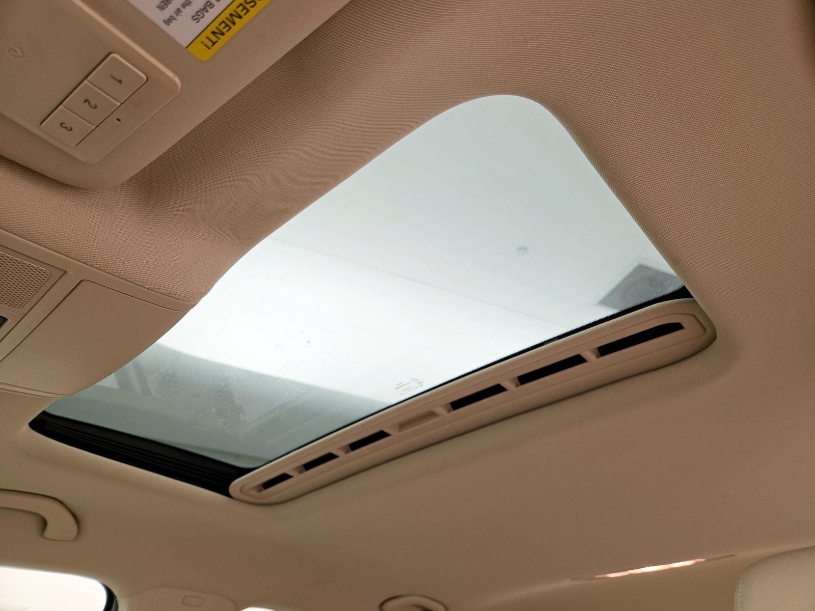 Sunroof(s) & Overhead Airbags