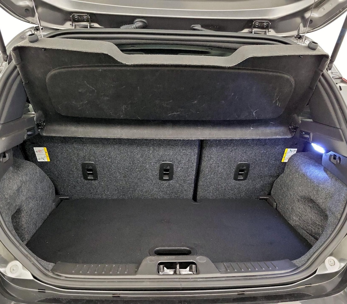 Trunk/Cargo (Seats Up)
