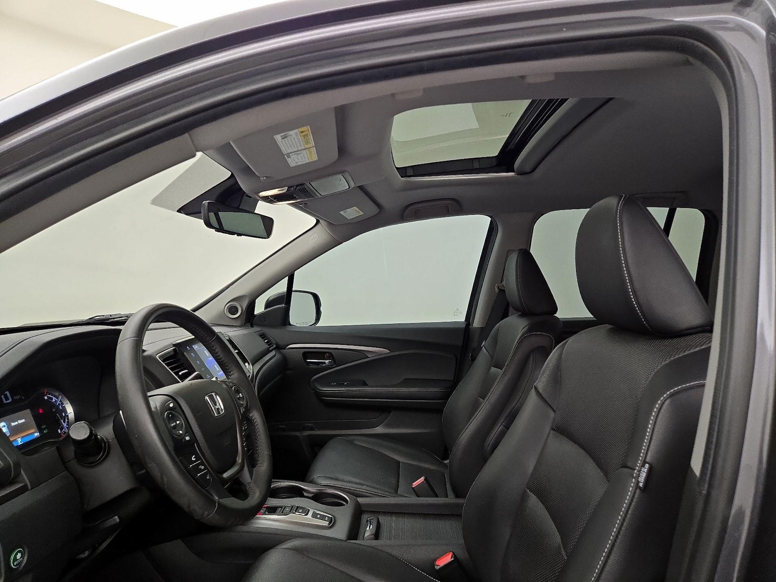 Sunroof(s) & Overhead Airbags