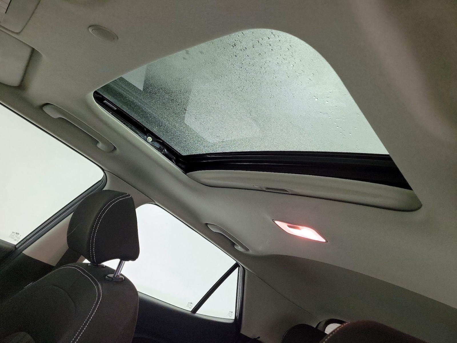 Sunroof(s) & Overhead Airbags