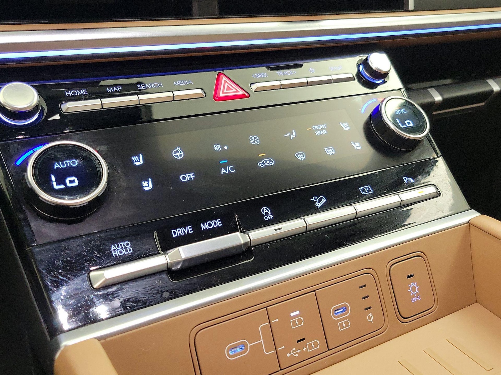 2024 Hyundai Santa Fe Limited - Photo 18