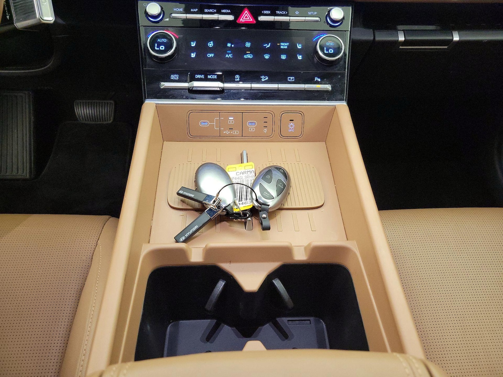 2024 Hyundai Santa Fe Limited - Photo 19