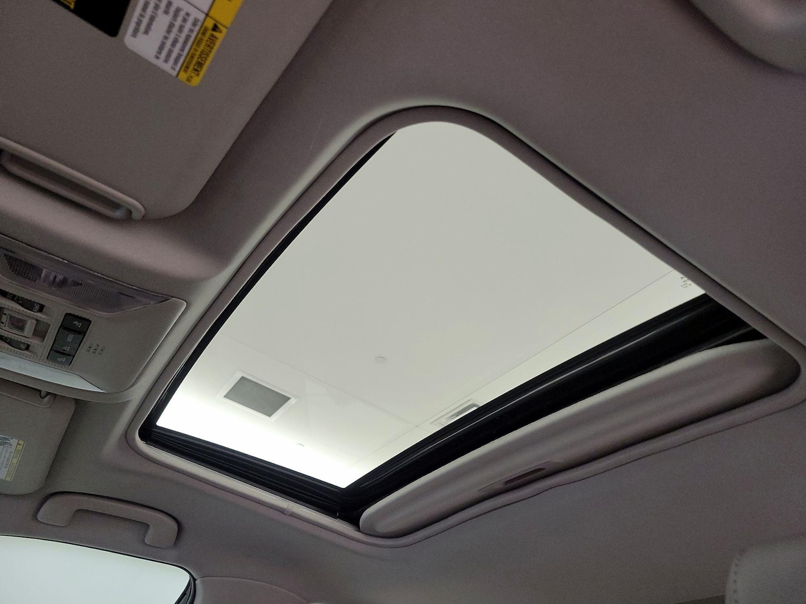 Sunroof(s) & Overhead Airbags