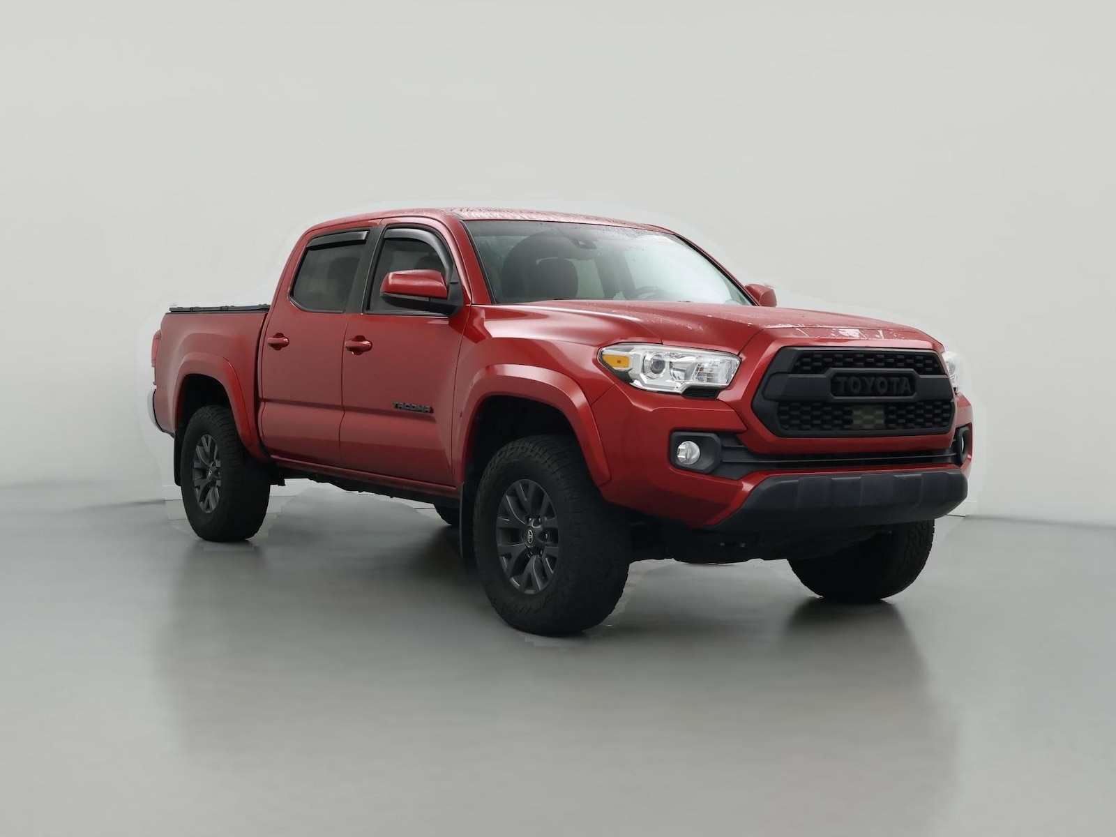 Bed Cover & Tow Hitch