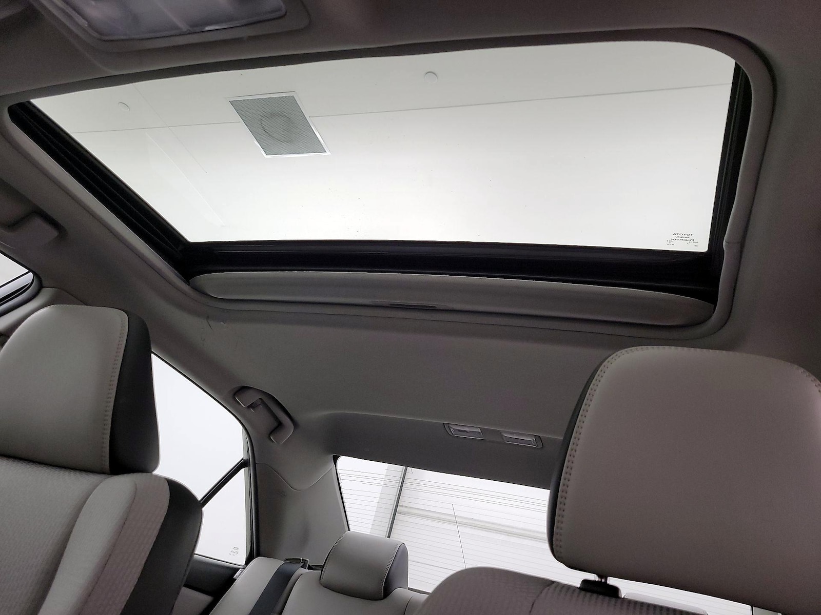 Sunroof(s) & Overhead Airbags