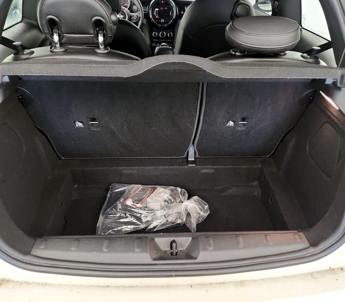 Trunk/Cargo (Seats Up)