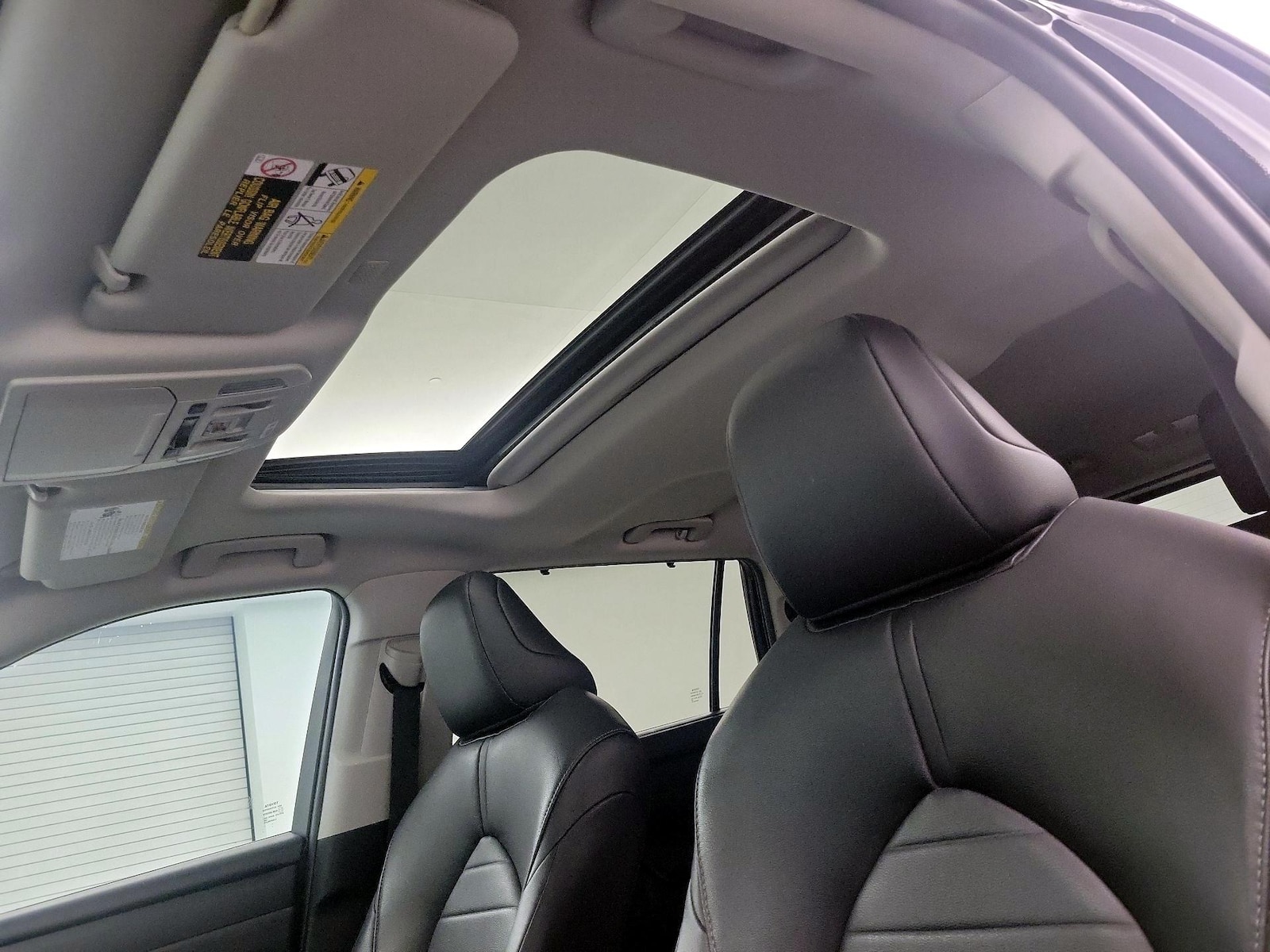 Sunroof(s) & Overhead Airbags