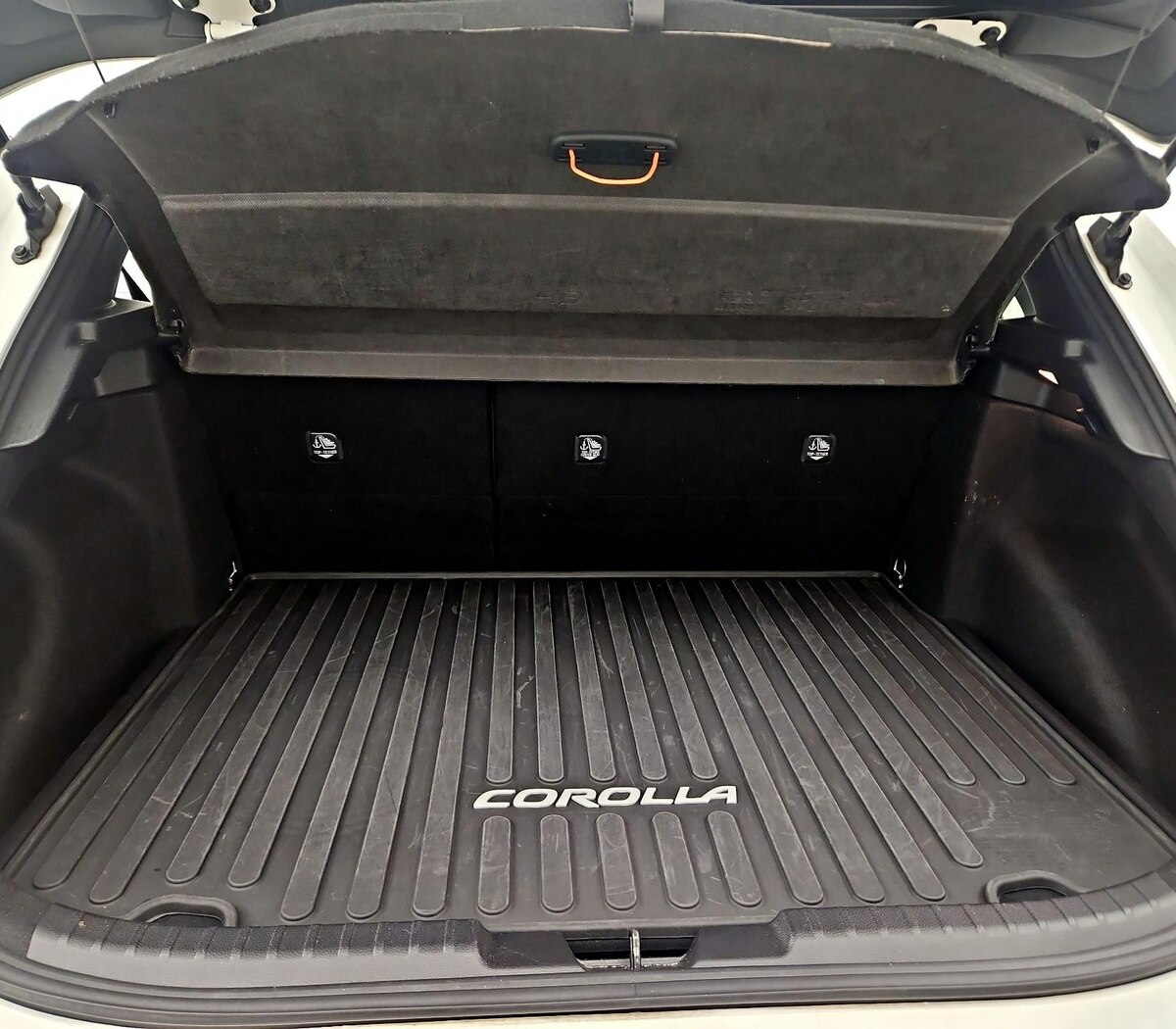 Trunk/Cargo (Seats Up)