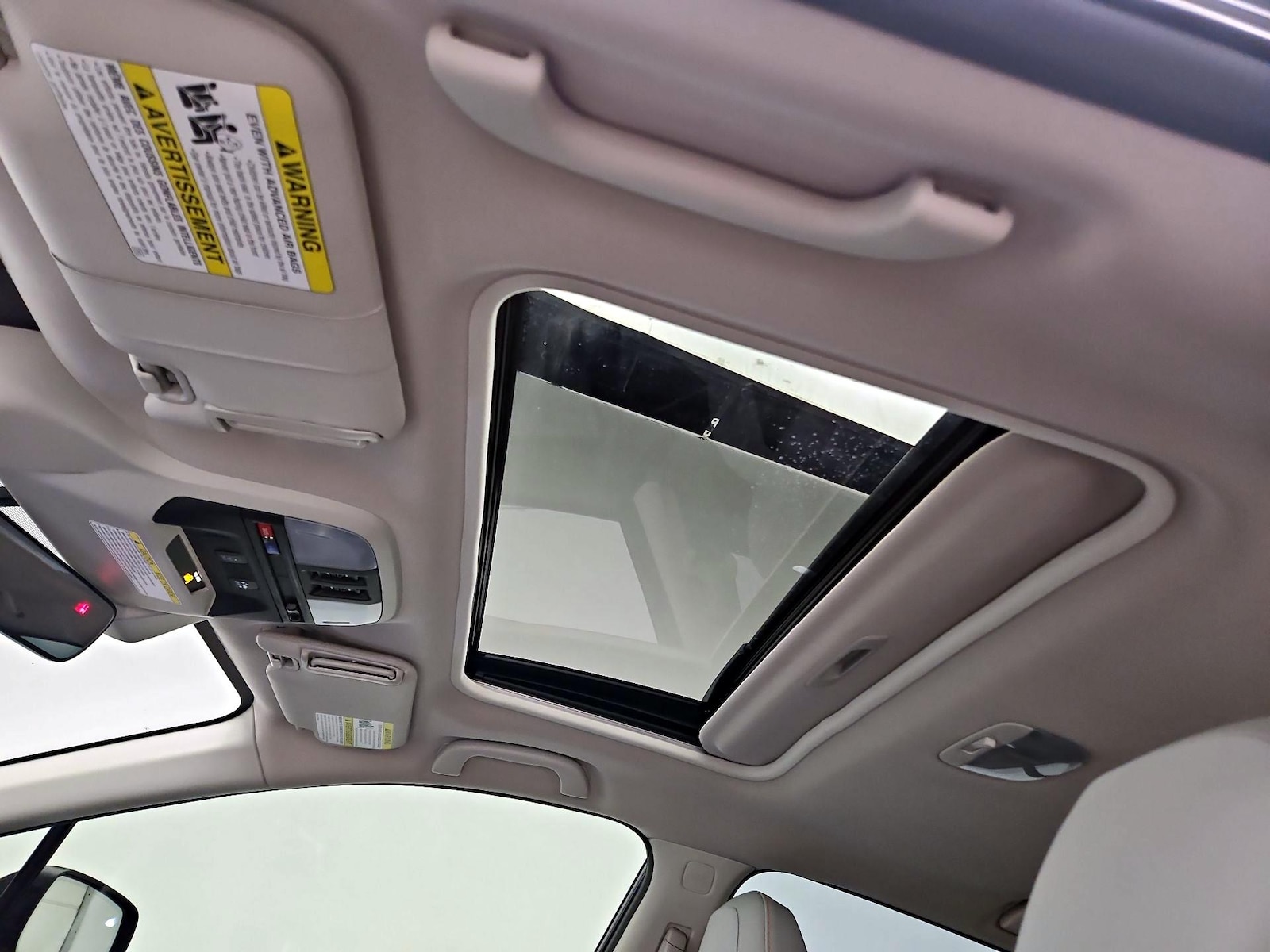 Sunroof(s) & Overhead Airbags