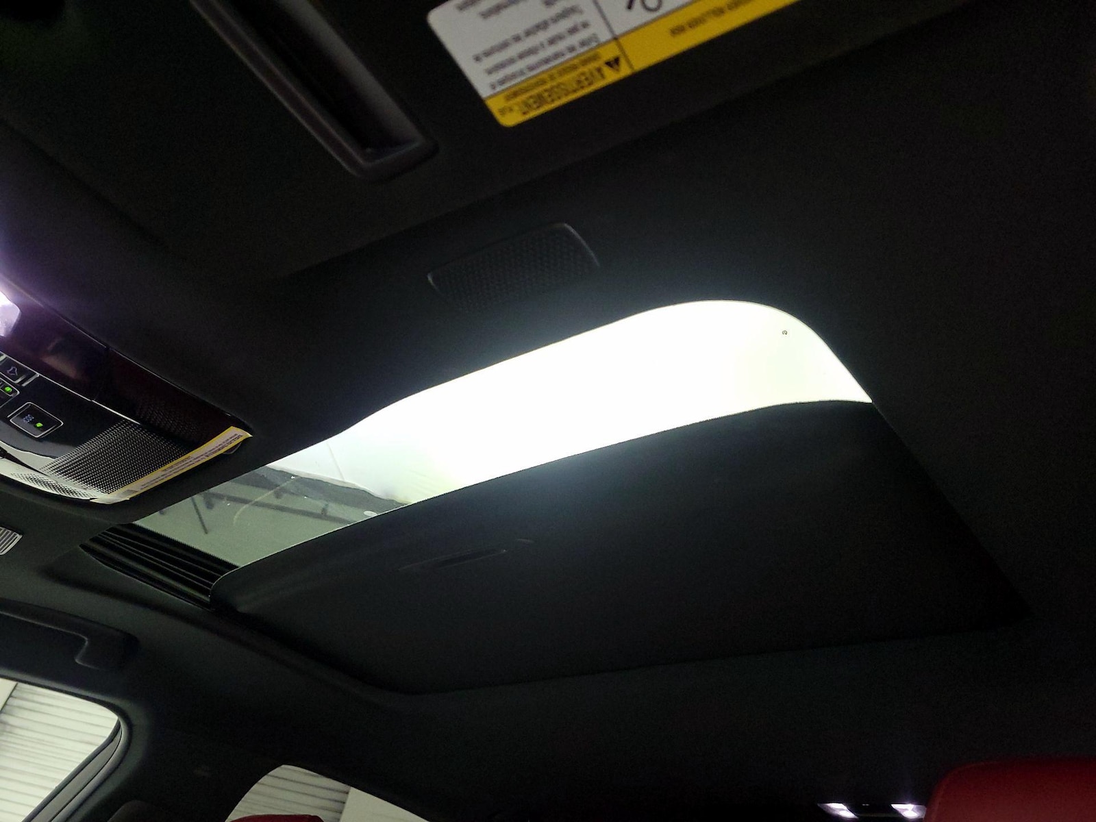 Sunroof(s) & Overhead Airbags
