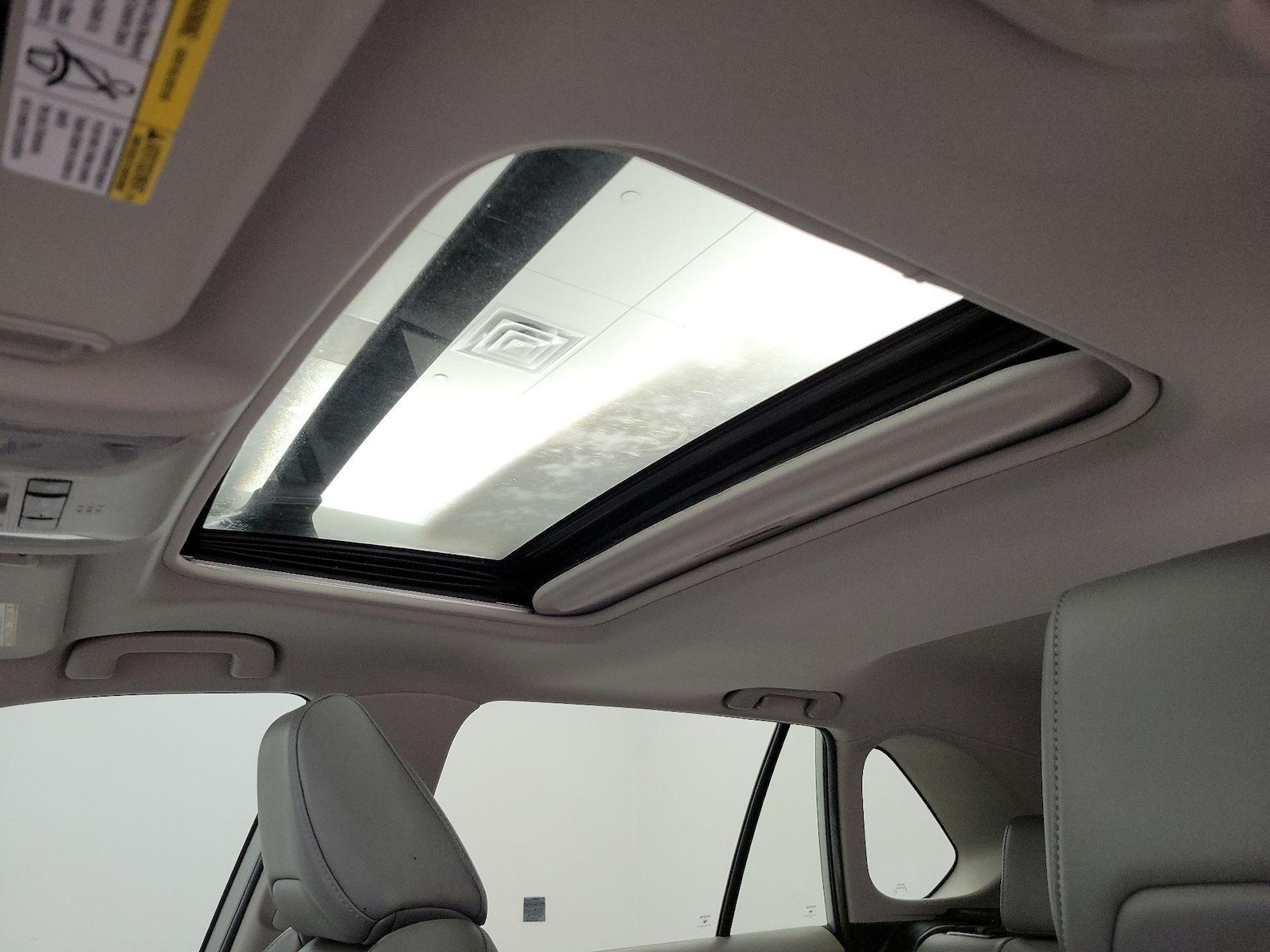 Sunroof(s) & Overhead Airbags