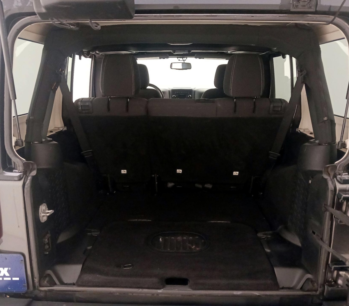 Trunk/Cargo (Seats Up)