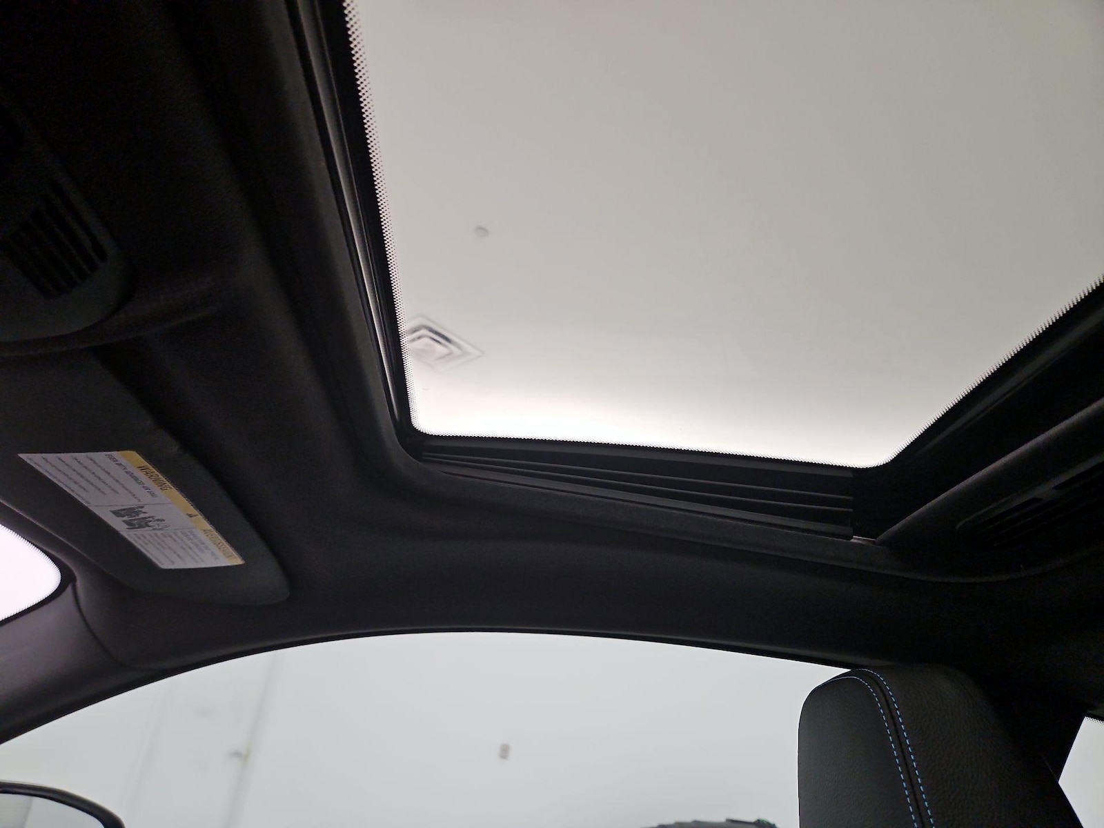 Sunroof(s) & Overhead Airbags