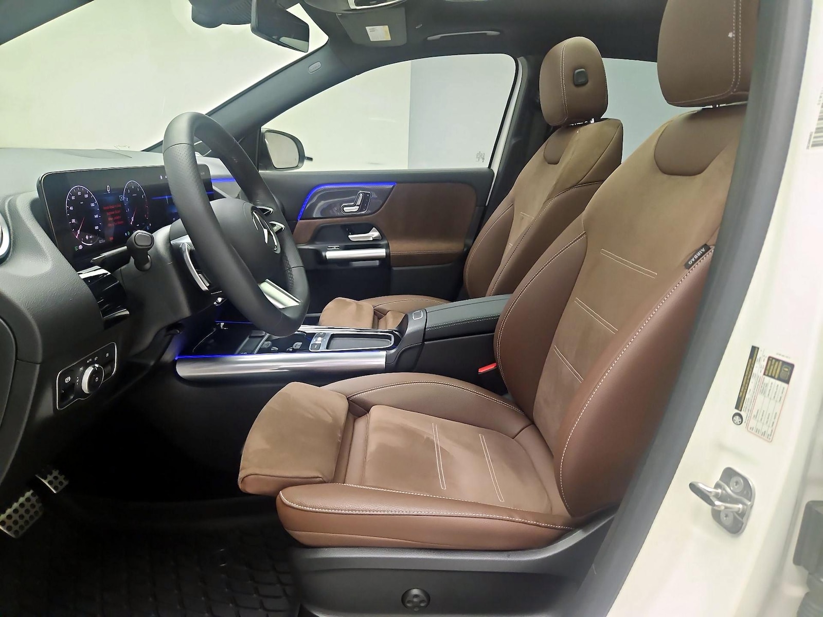 Side Airbags & Leatherette Seats