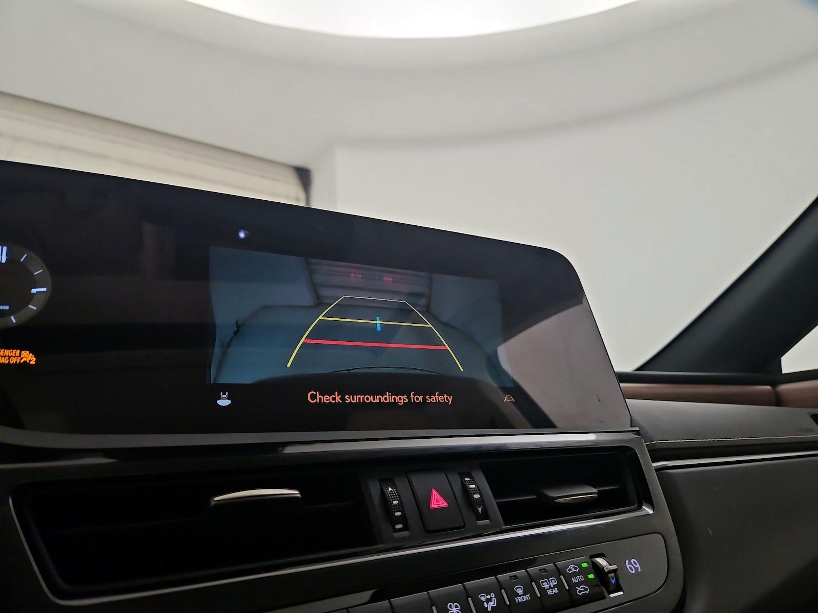 2024 Lexus ES Hybrid 300h - Photo 15
