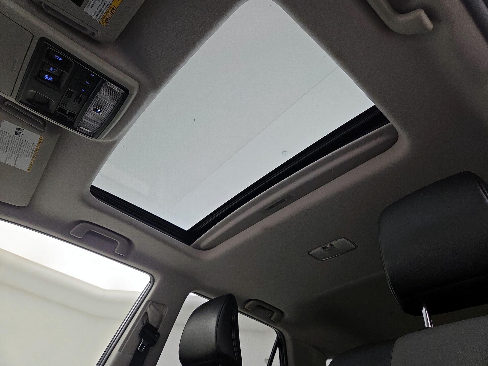 Sunroof(s) & Overhead Airbags