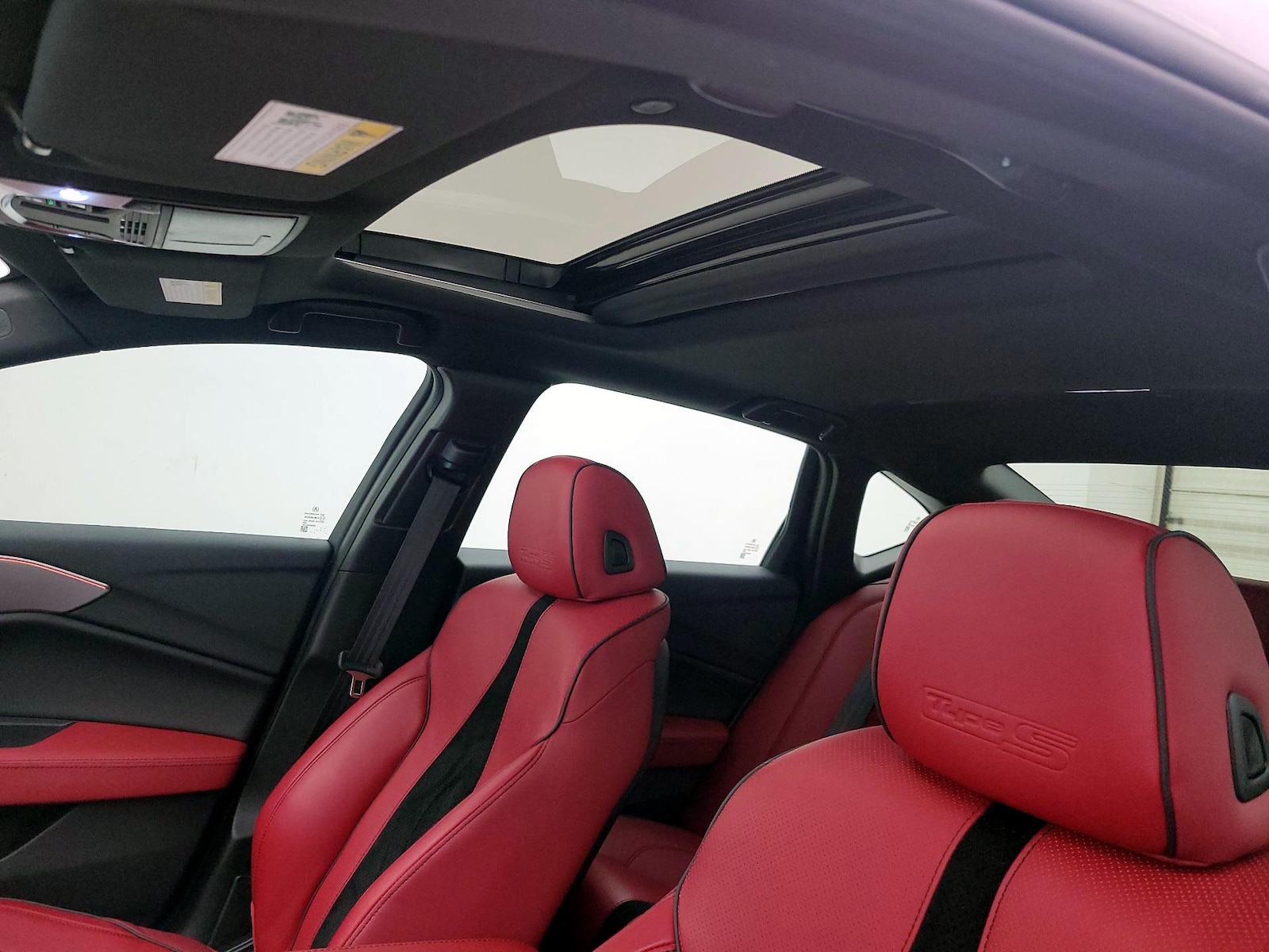Sunroof(s) & Overhead Airbags