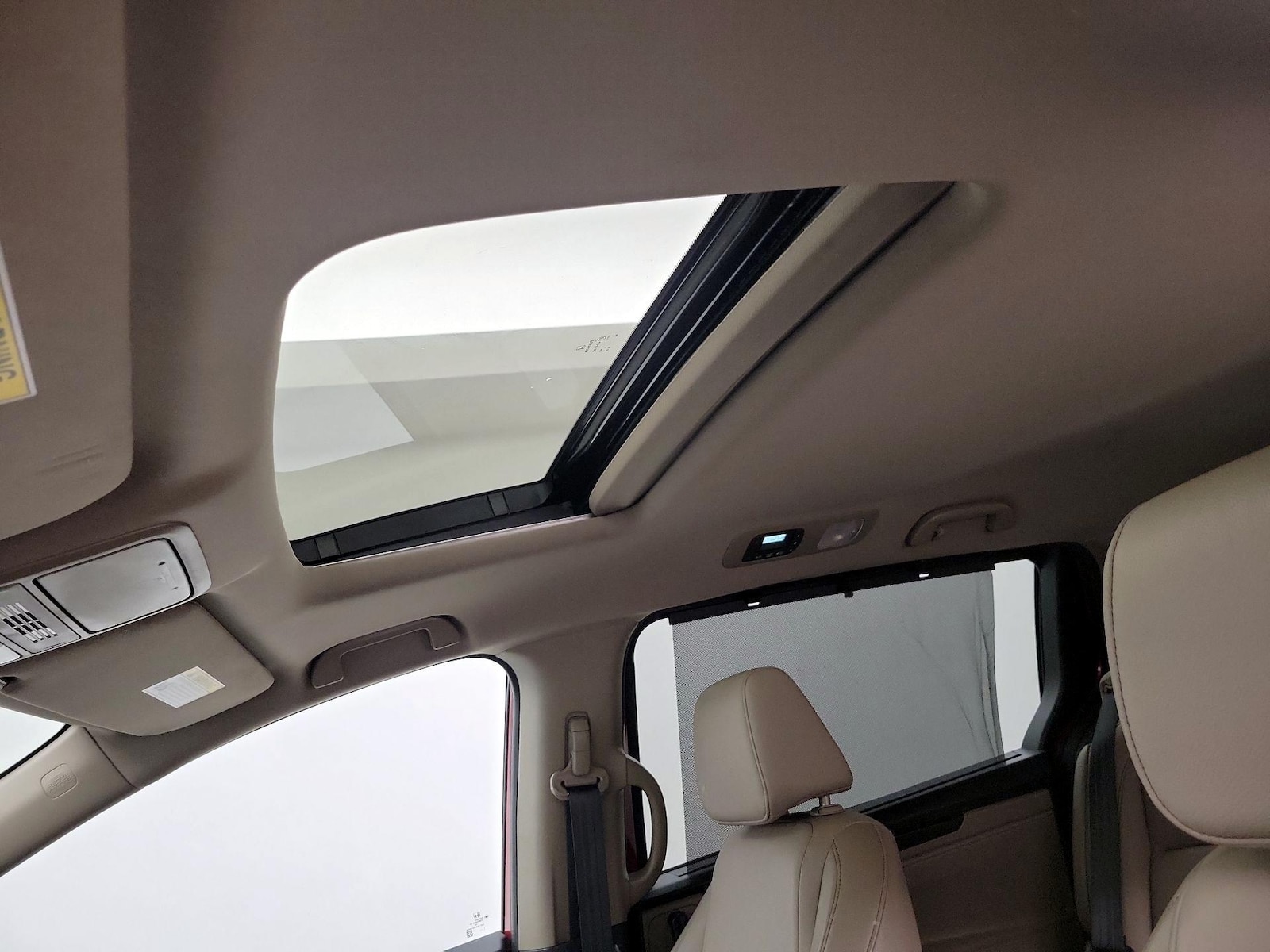Sunroof(s) & Overhead Airbags