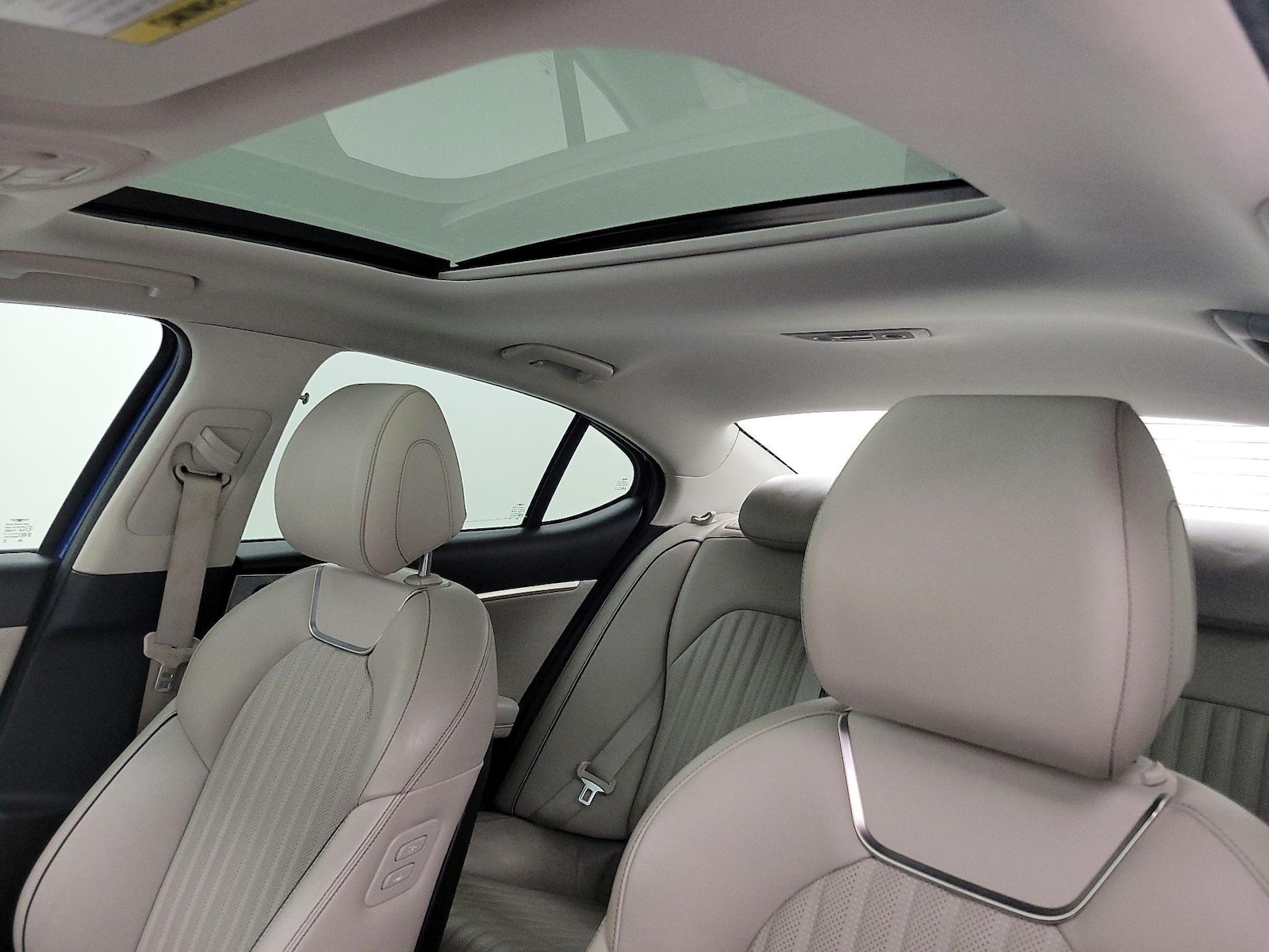 Sunroof(s) & Overhead Airbags
