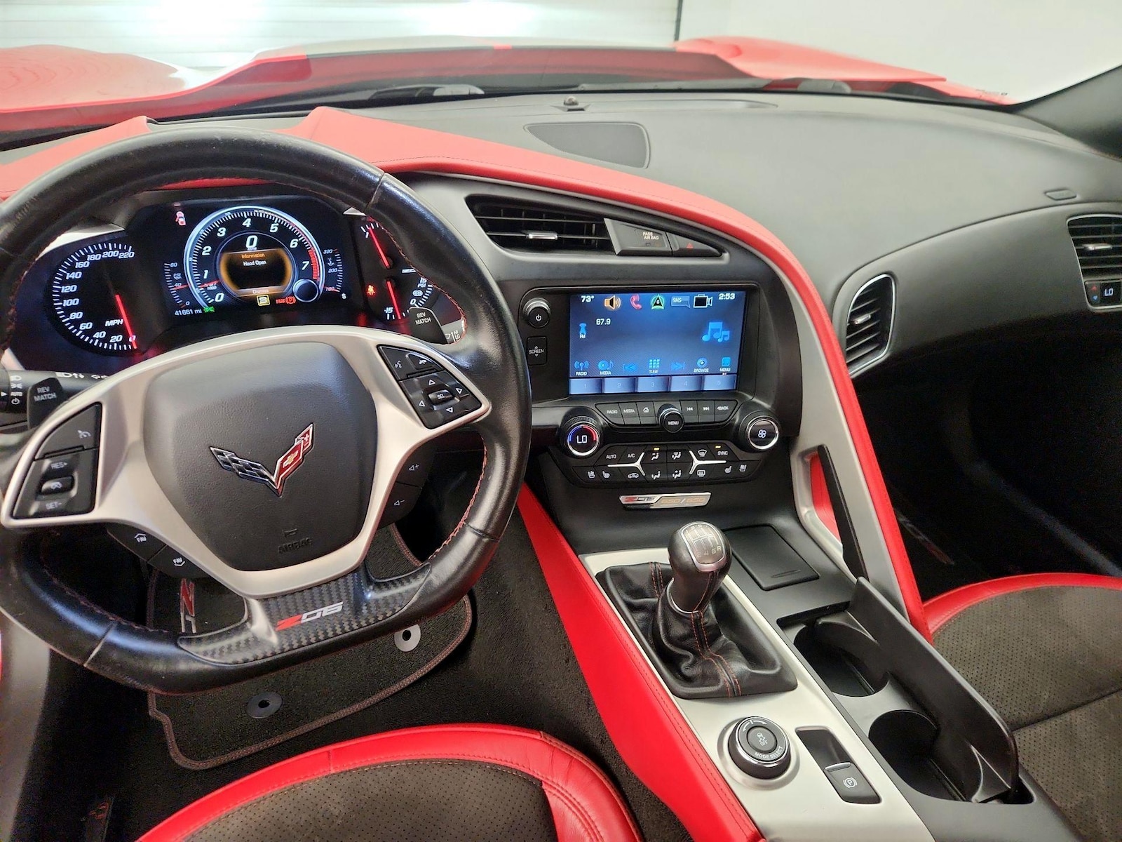 Apple CarPlay® & Head Up Display