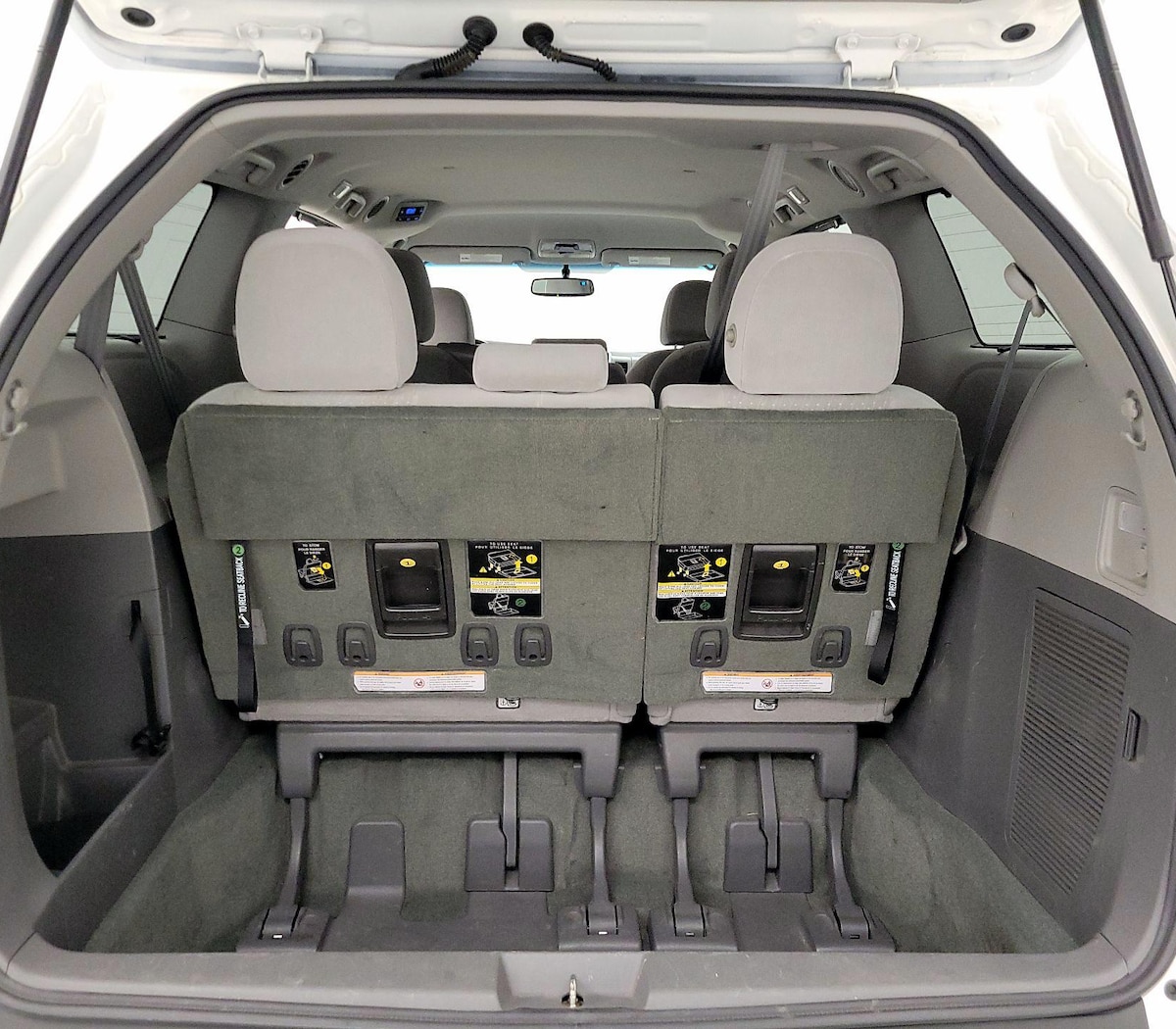 Trunk/Cargo (Seats Up)