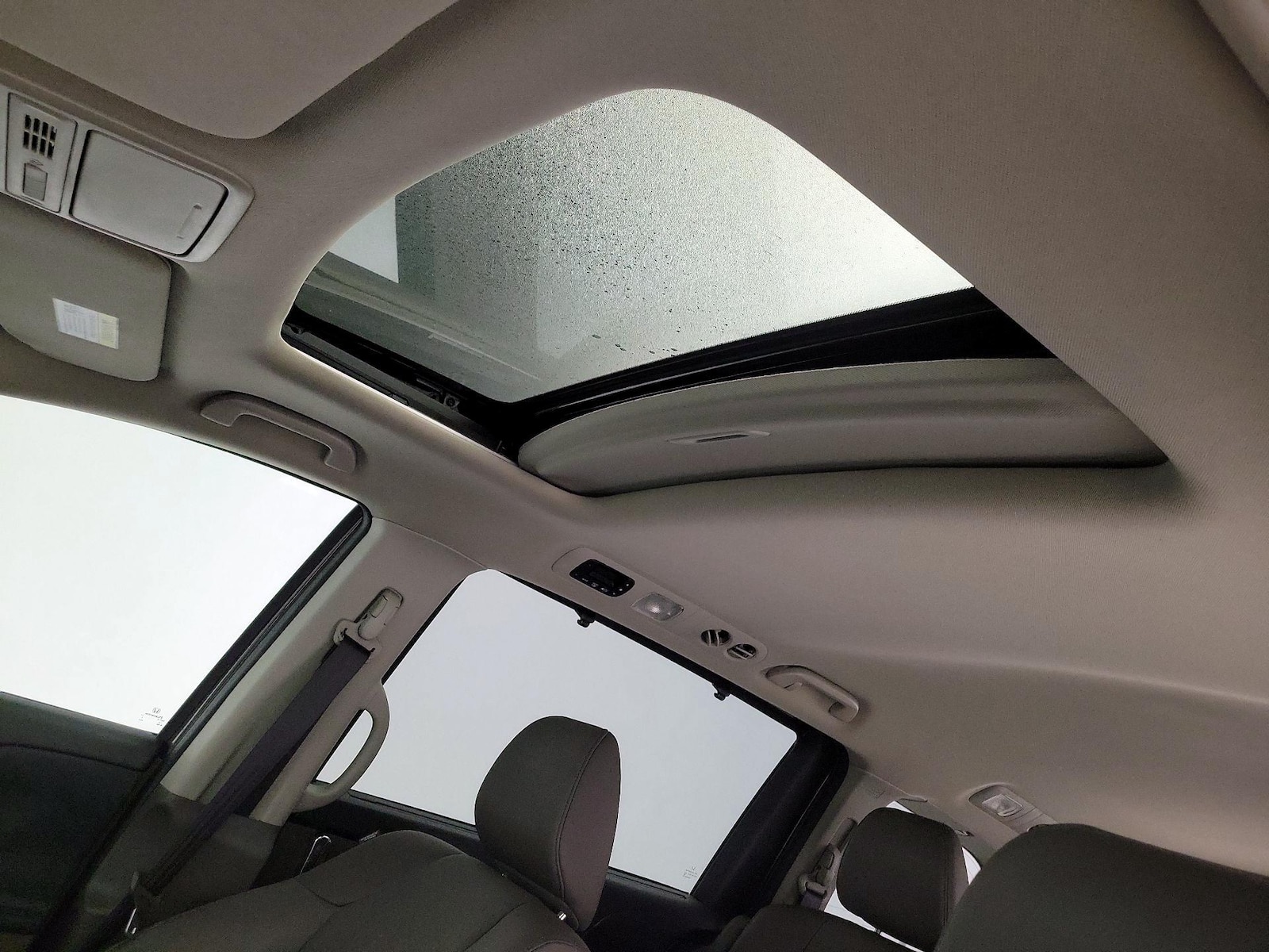 Sunroof(s) & Overhead Airbags