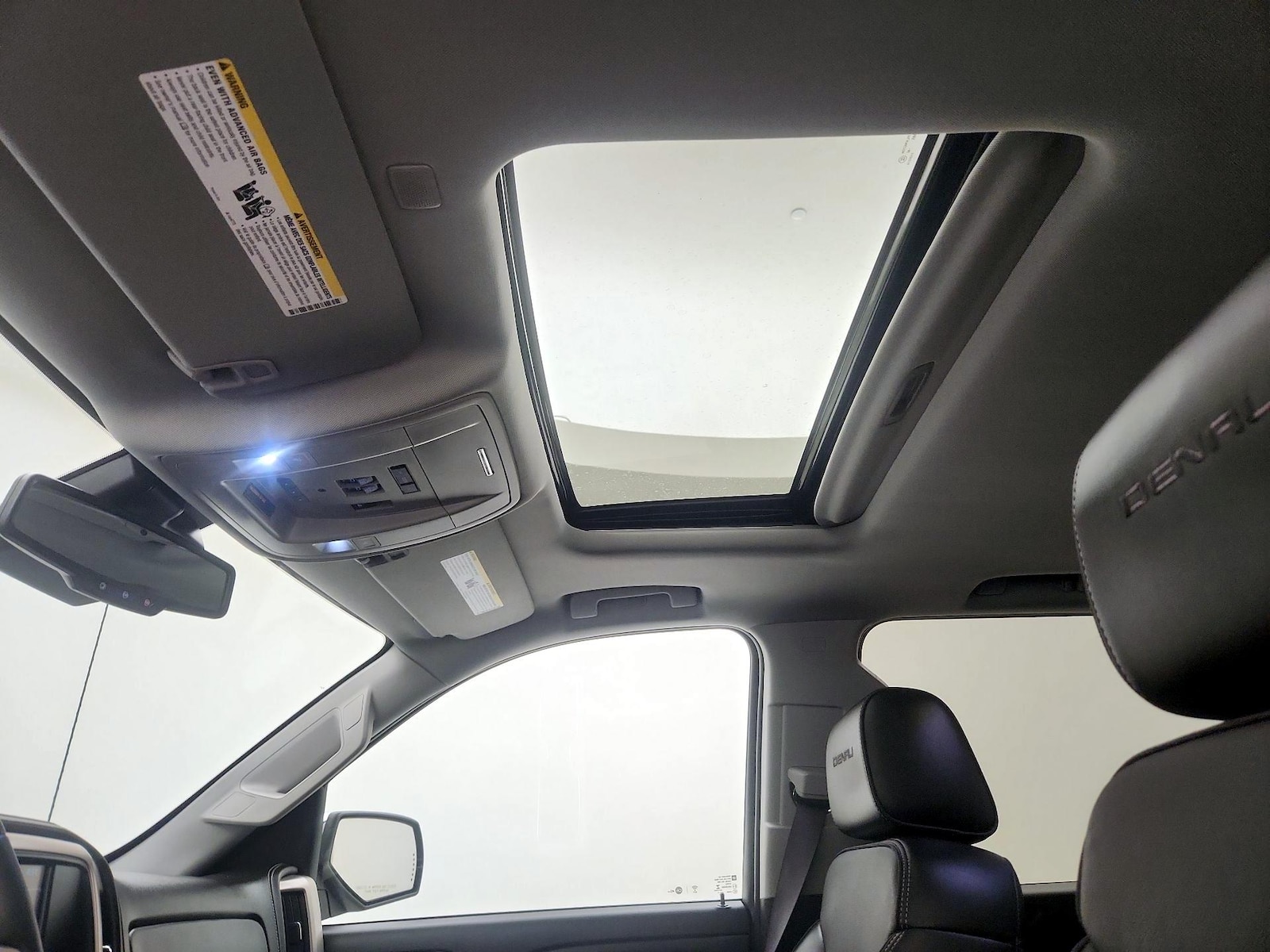 Sunroof(s) & Overhead Airbags