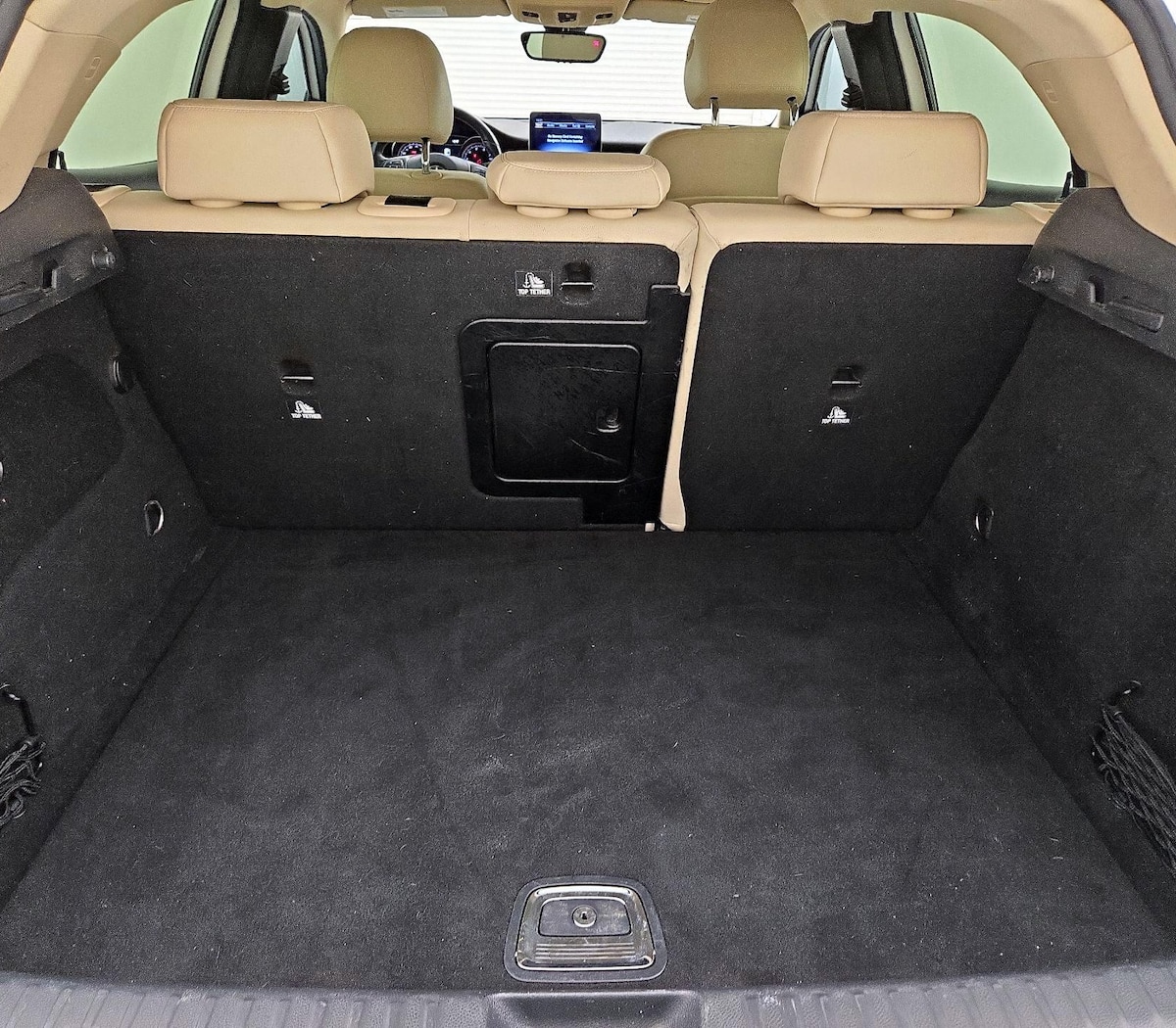 Trunk/Cargo (Seats Up)