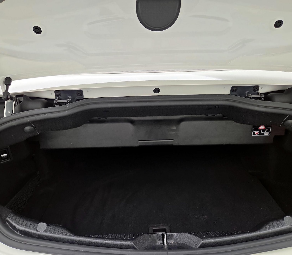 Trunk/Cargo (Seats Up)