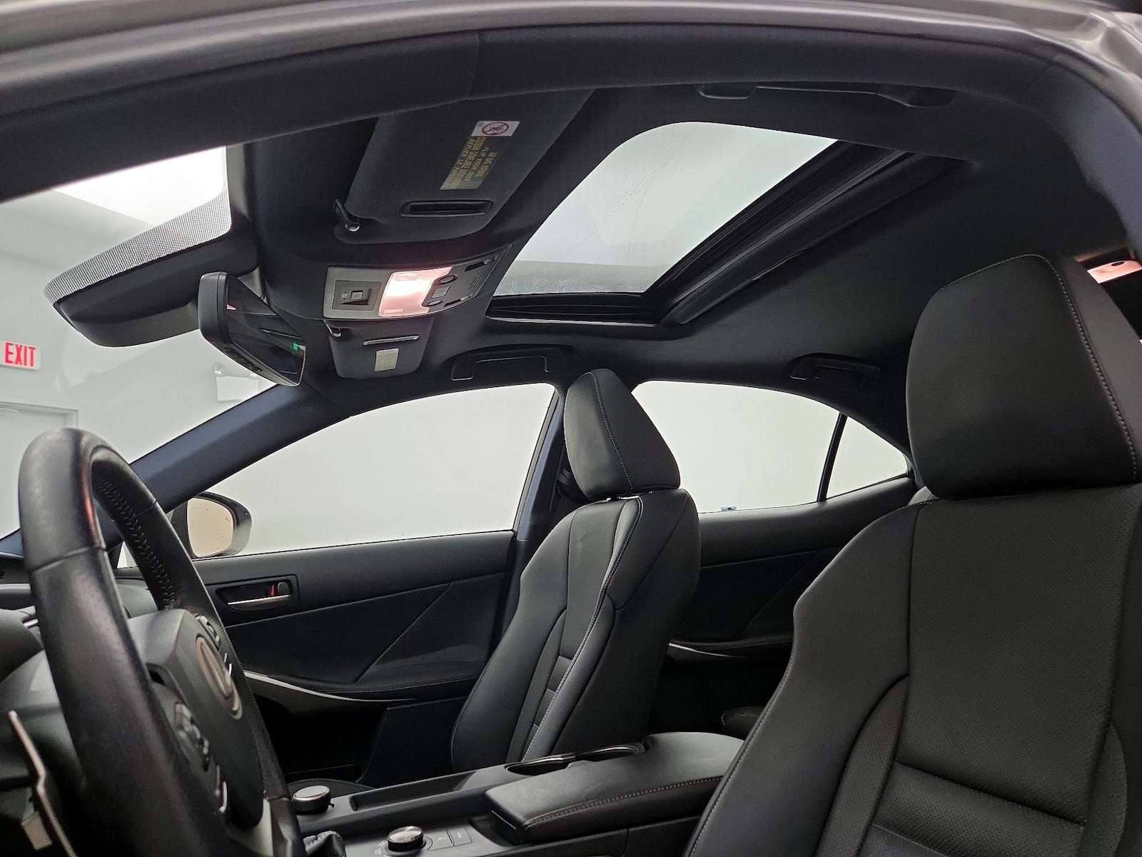 Sunroof(s) & Overhead Airbags