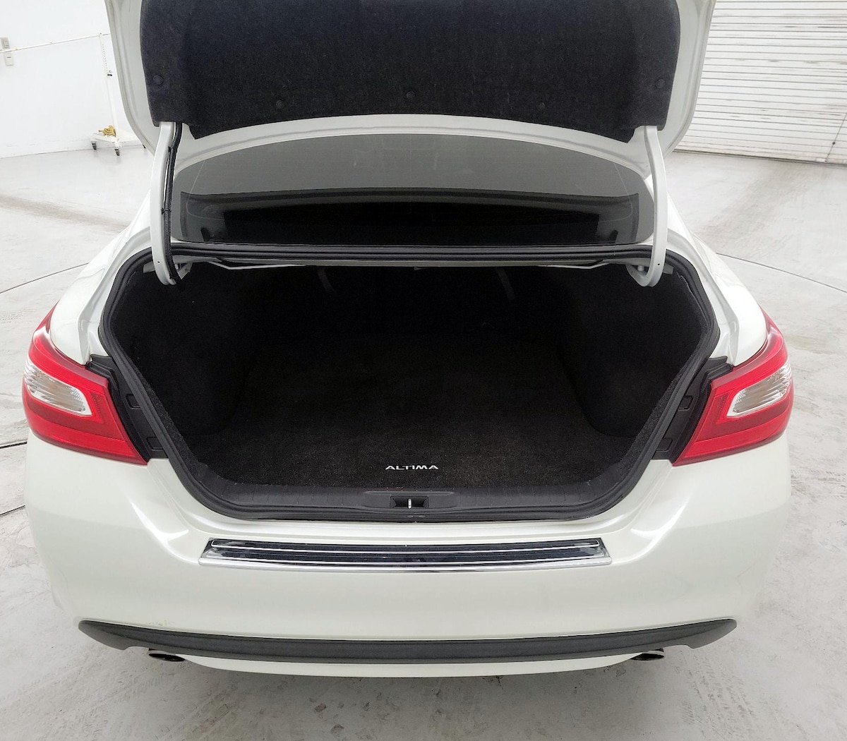 Trunk/Cargo (Seats Up)