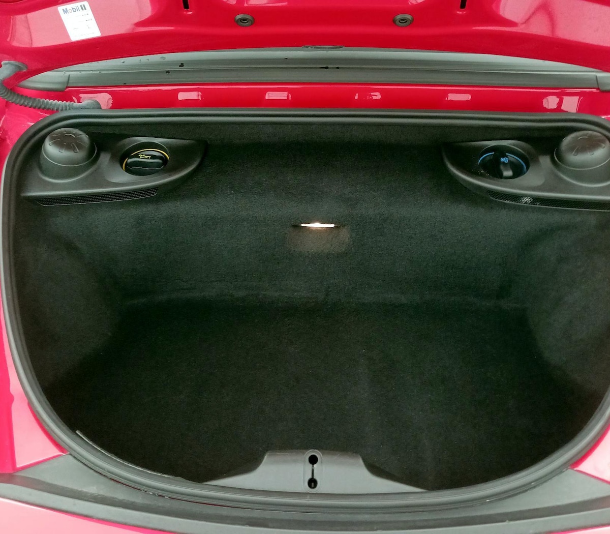 Trunk/Cargo (Seats Up)