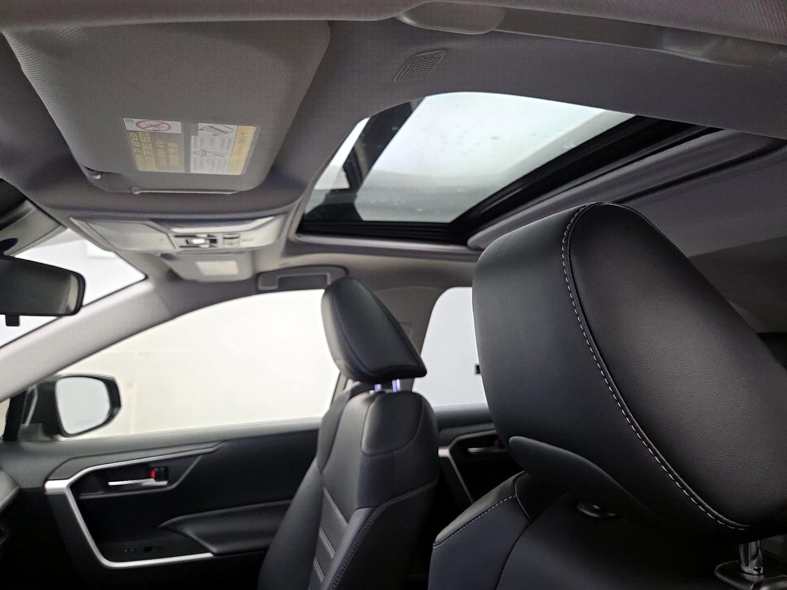 Sunroof(s) & Overhead Airbags
