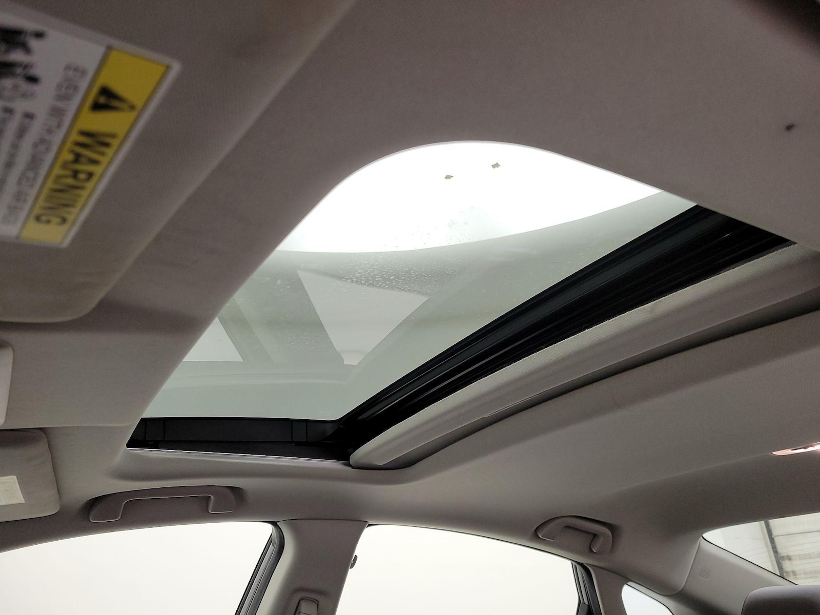 Sunroof(s) & Overhead Airbags