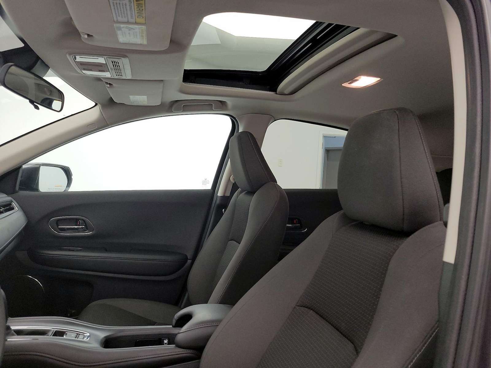 Sunroof(s) & Overhead Airbags