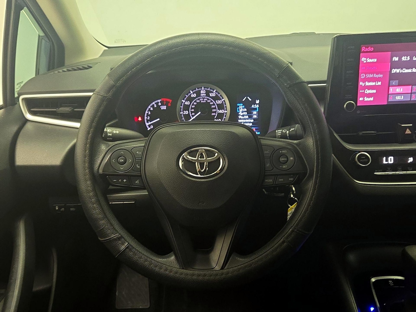 2022 Toyota Corolla LE - Photo 11