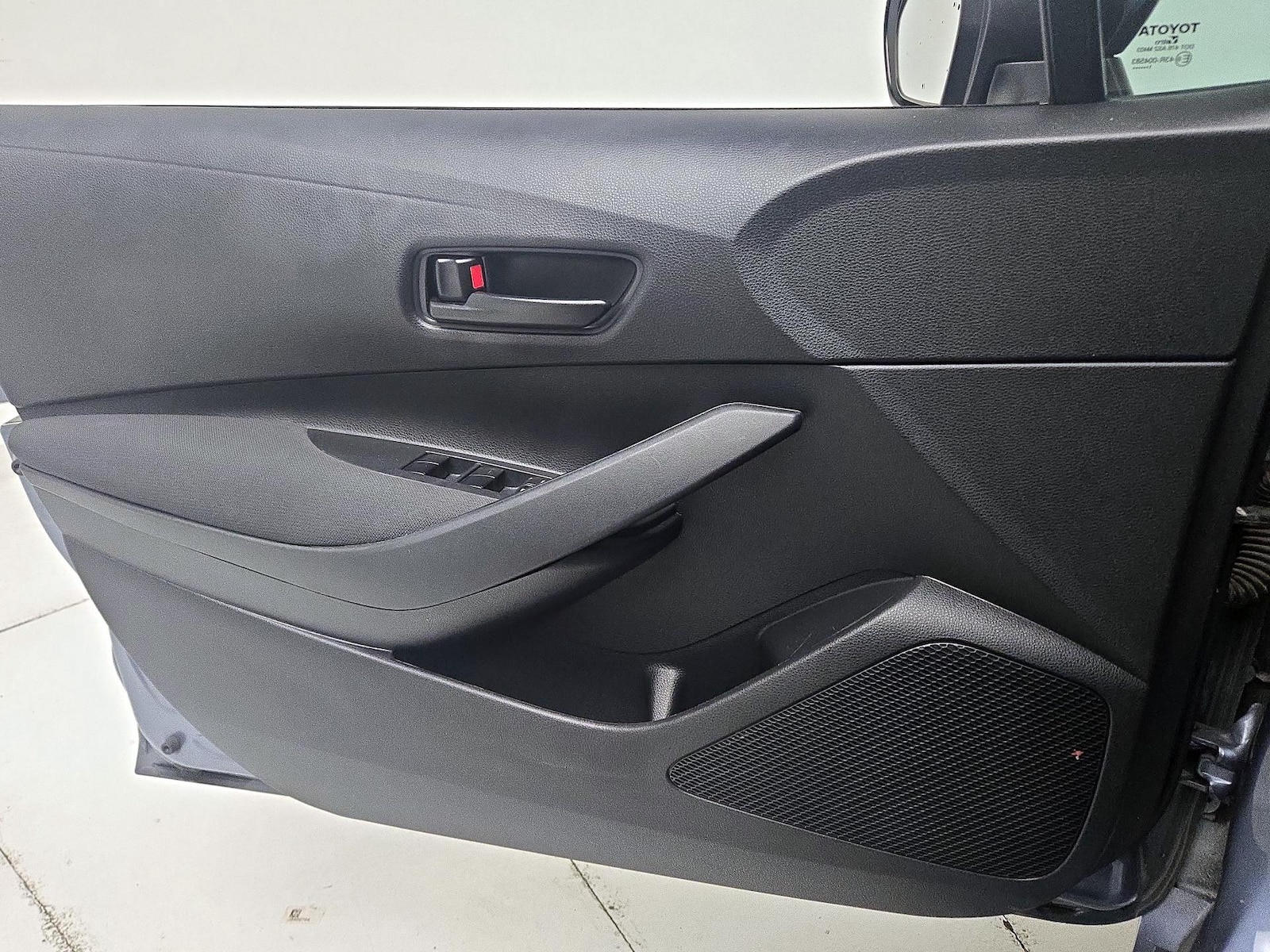 2022 Toyota Corolla LE - Photo 13