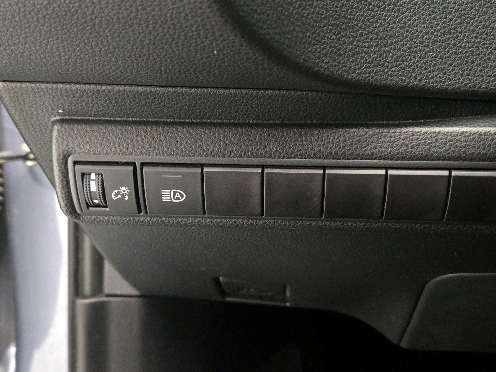 2022 Toyota Corolla LE - Photo 14