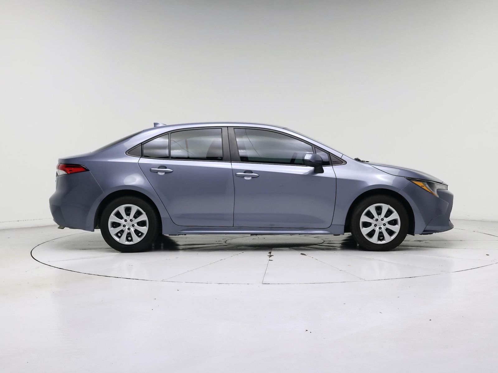 2022 Toyota Corolla LE - Photo 8