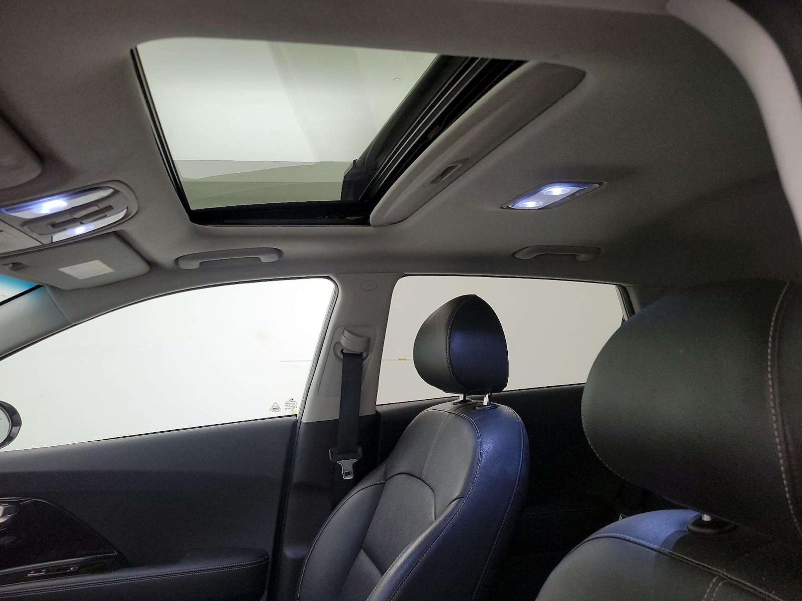 Sunroof(s) & Overhead Airbags