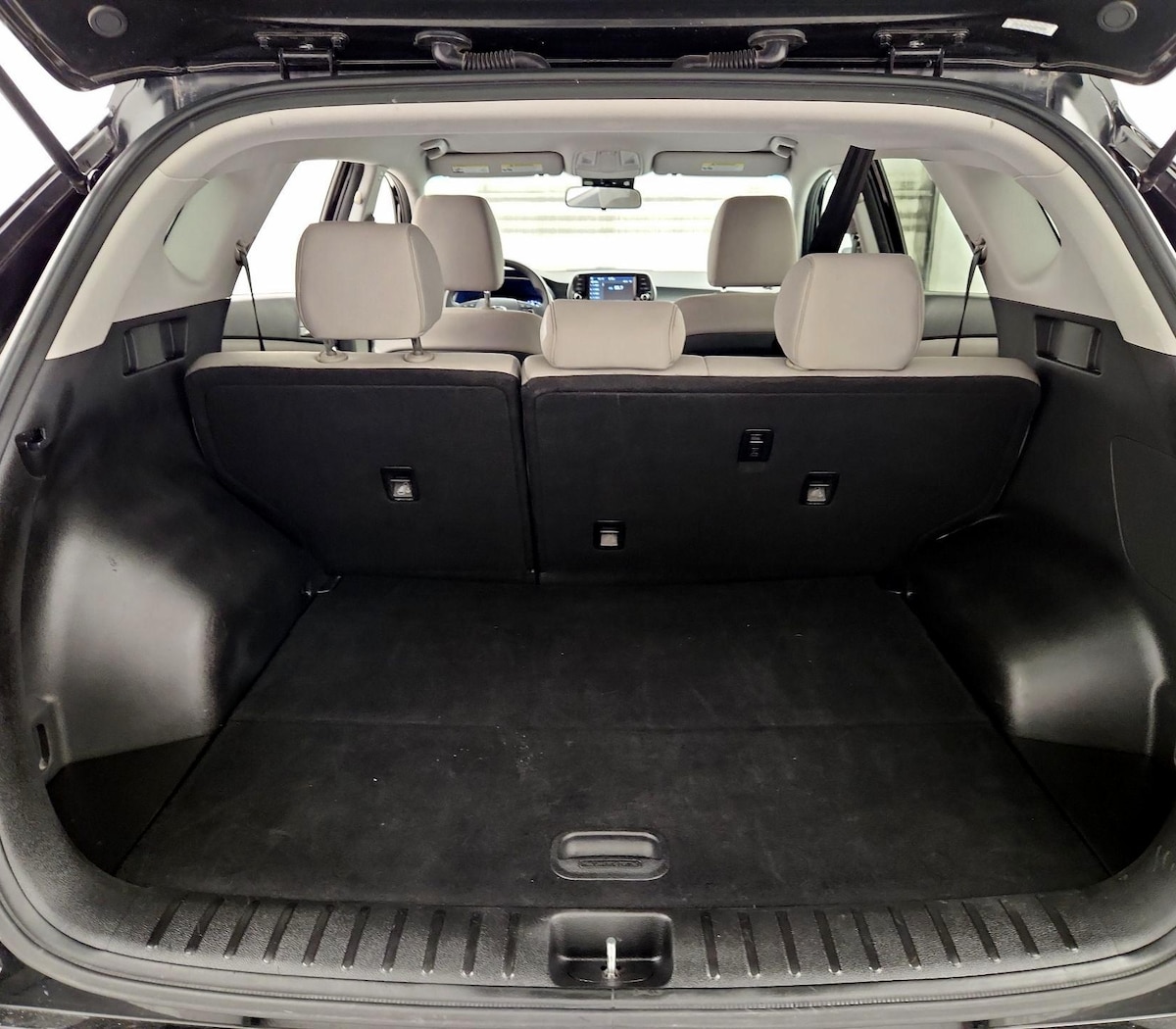 Trunk/Cargo (Seats Up)