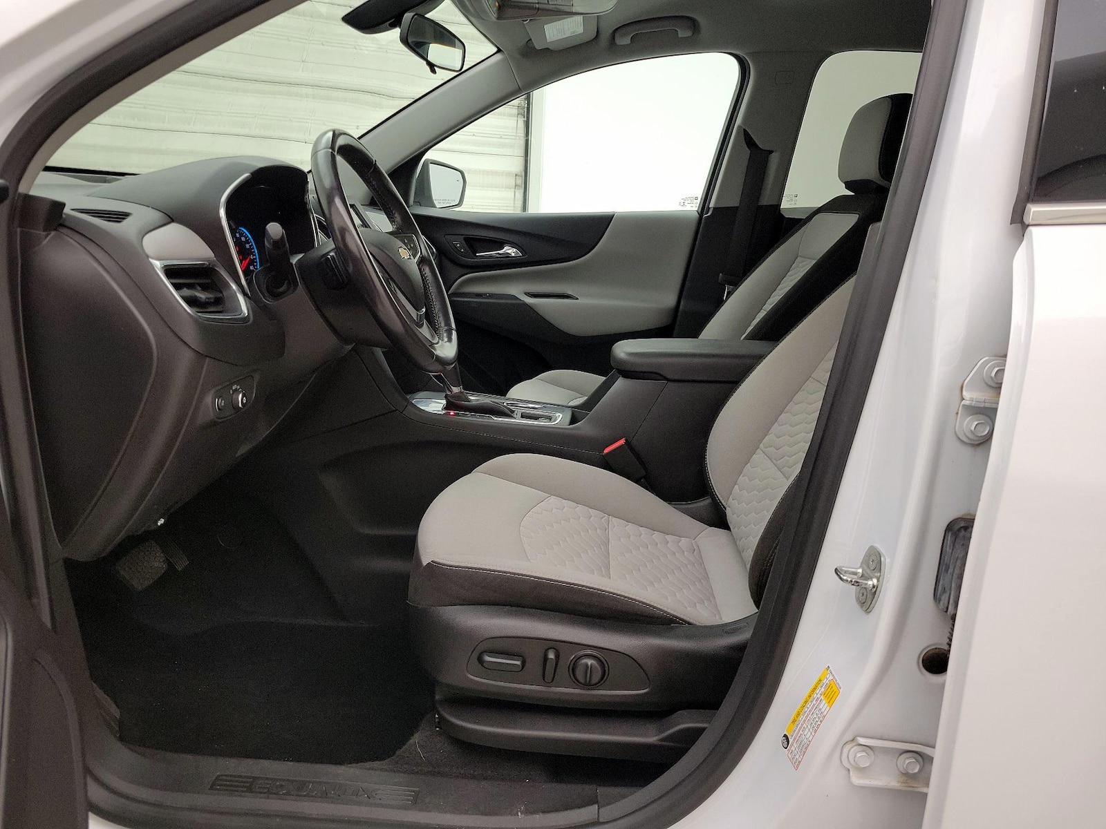 Power Seat(s) & Side Airbags