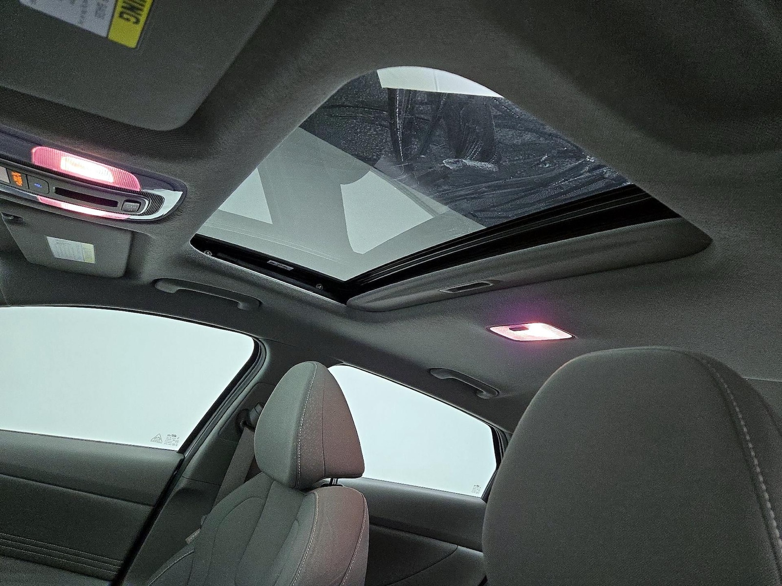 Sunroof(s) & Overhead Airbags