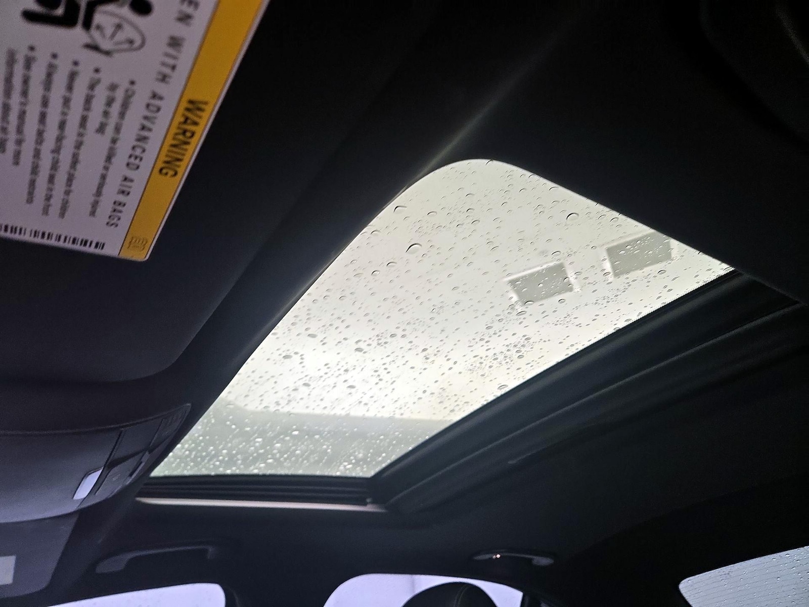 Sunroof(s) & Overhead Airbags