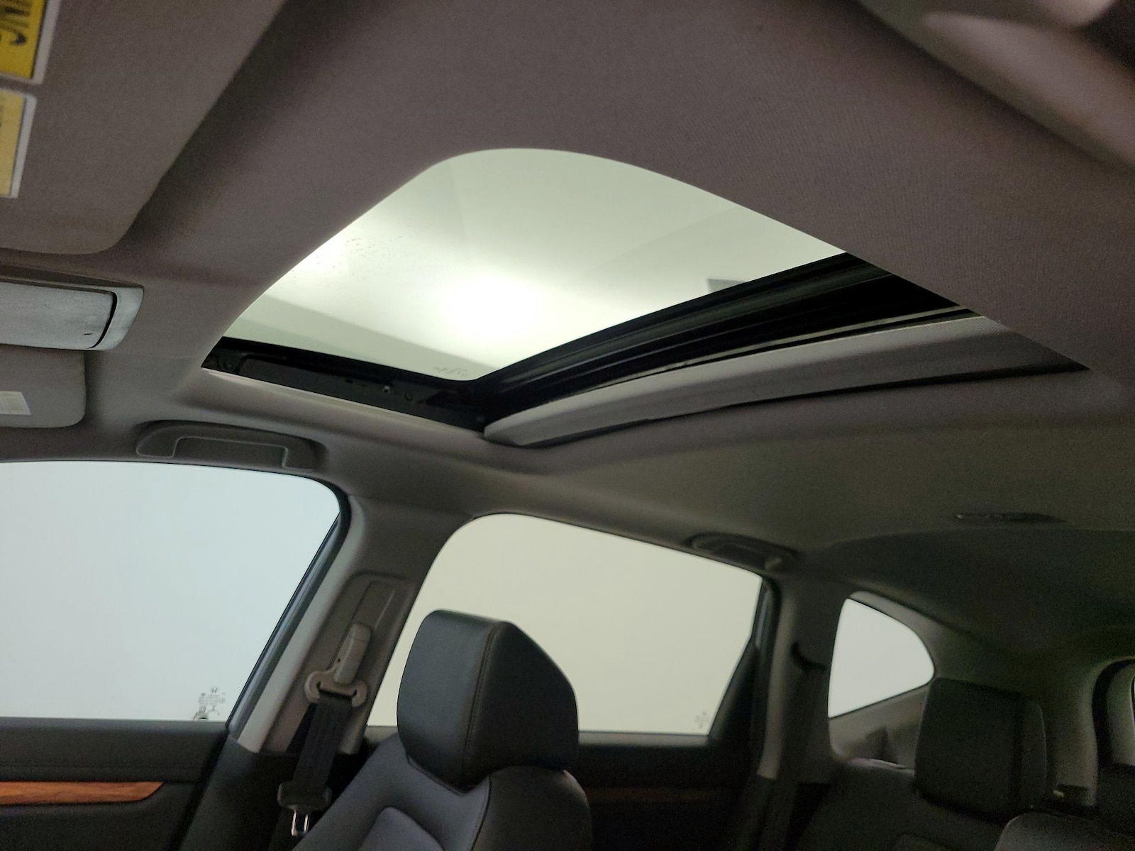 Sunroof(s) & Overhead Airbags