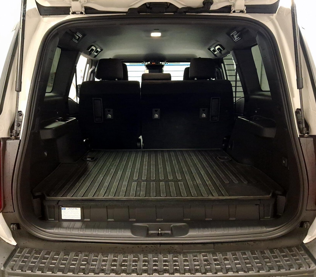 Trunk/Cargo (Seats Up)