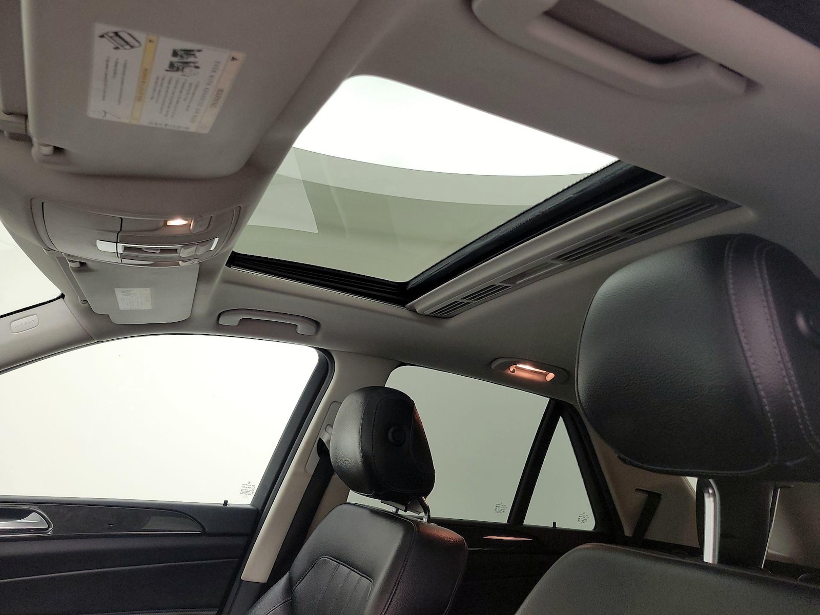 Sunroof(s) & Overhead Airbags