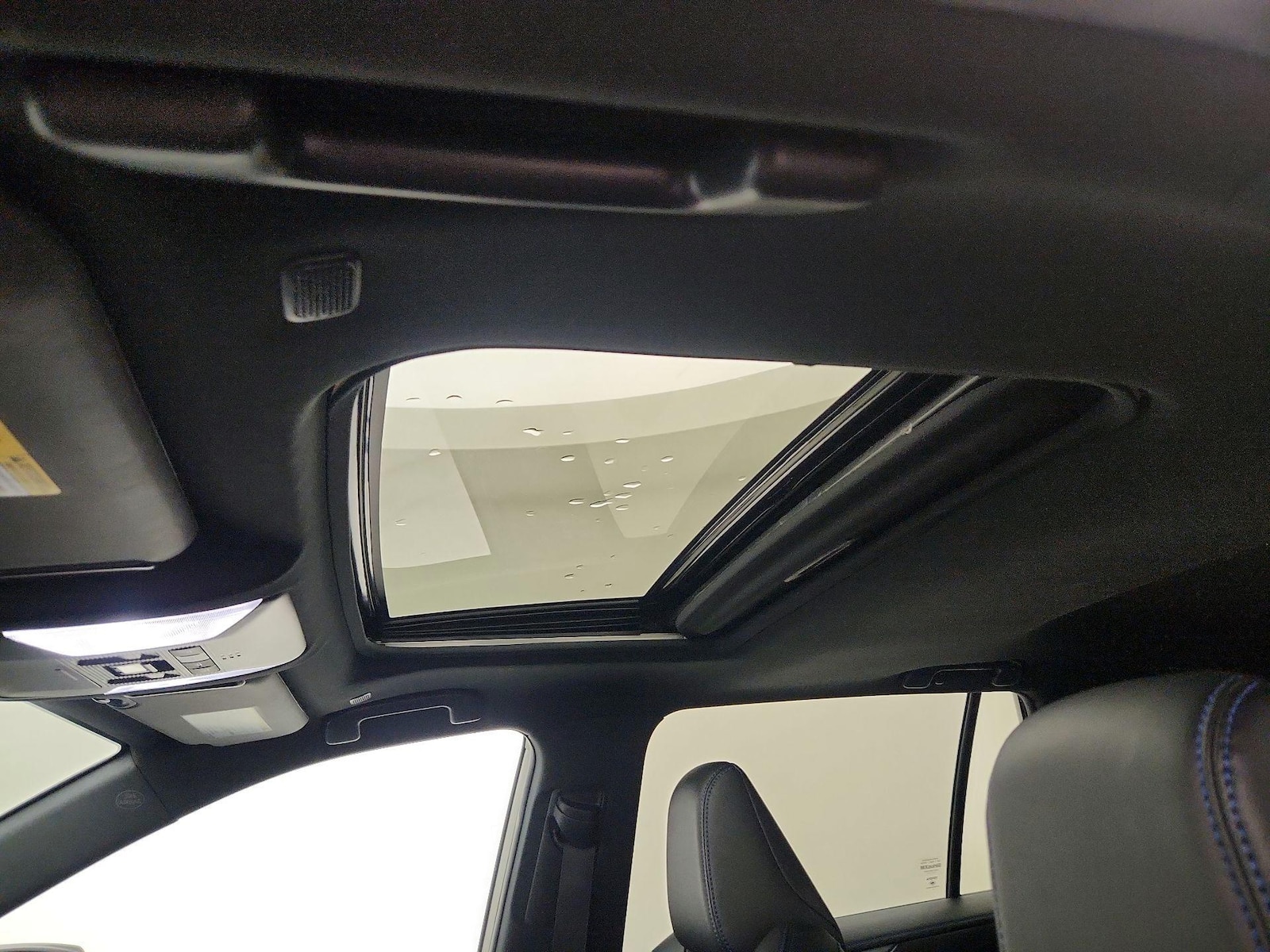 Sunroof(s) & Overhead Airbags